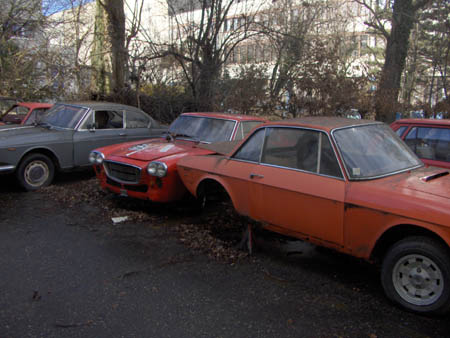Lancia im Hinterhof