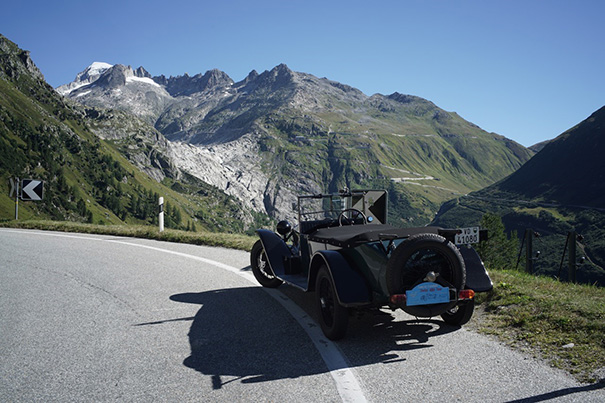Der Rhonegletscher - oder was davon übrig bleibt - mit der Furka-Passstrasse, vom aufstieg zum Grimselpass, mit Lambda