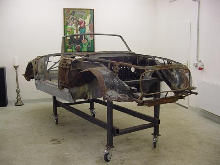 Lancia Flaminia Restaurierung: Der Künstler nennt das Bild "Tiefpunkt" - warum wohl? Es geht doch aufwärts!