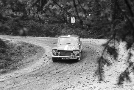 Es kann nicht immer Lancia sein: Der Autor mit G. Kafunek auf FIAT 1964
