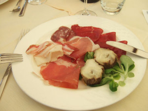 Lancia Club Suisse Frühlingstreffen: Das Gegenteil von Fast Food - italienische Gastlichkeit und Köstlichkeiten