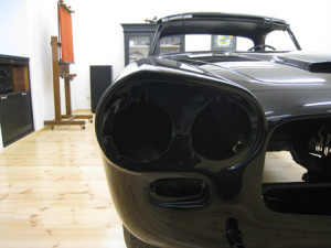 Lancia Flaminia Restaurierung: Lackierte Karosserie Scheinwerfer vorne