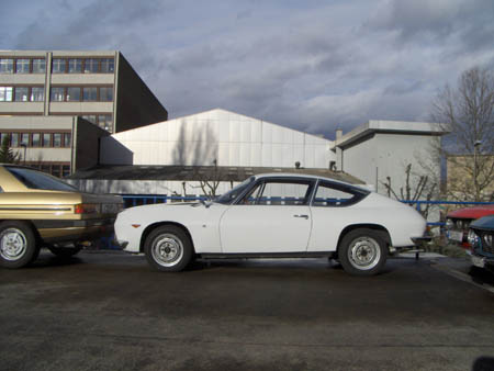 Lancia im Hinterhof