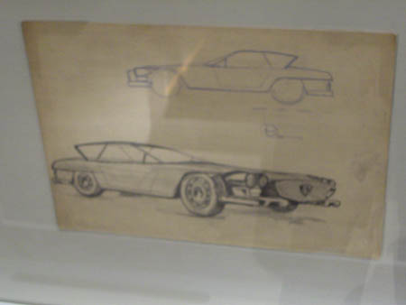 Der Entwurf ähnelt auch jenen Raymond Loewy-Flaminia Entwurf.