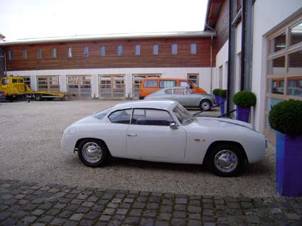 B&F Touringgarage Troisdorf: Appia Zagato - fast allein im großen Hof