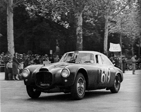Italienische Straßenrennen: 1953 - Umberto Maglioli auf D20, ausgeschieden wie Biondetto und Taruffi