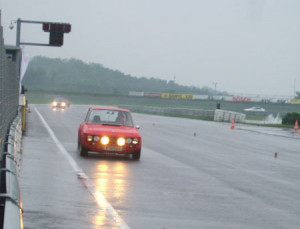 Classic & Sport Cars Testday 2015: Auf der Start-Zielgeraden knapp vor der Links 90 Grad