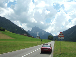 Rallye-Helden der Vormoderne: Auffahrt zum Passo di Vallandro - von 10:00 bis 16:00 Uhr gesperrt!