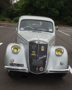 Garagenausfahrt Juli 2016 - "die älteste Dame"
