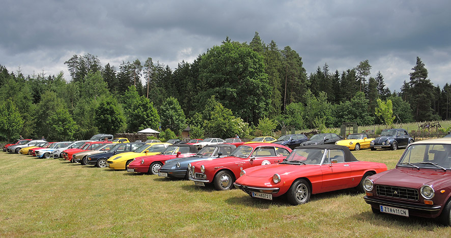 Café Italia 2017 - die Alfa-Meute vor der Waldschenke