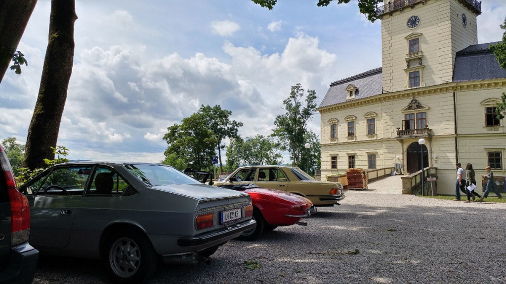 Wadholz Classic 2017 - Pause bei Schloss Tollet aus 1170, Besuch des wunderschönen Innenhofes und der Kellerräumlichkeiten